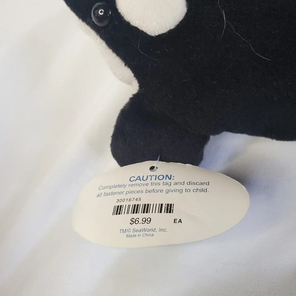 SeaWorld Shamu Orca Plush Stuffed Animal Black White Killer Whale 9 Inch Nwt